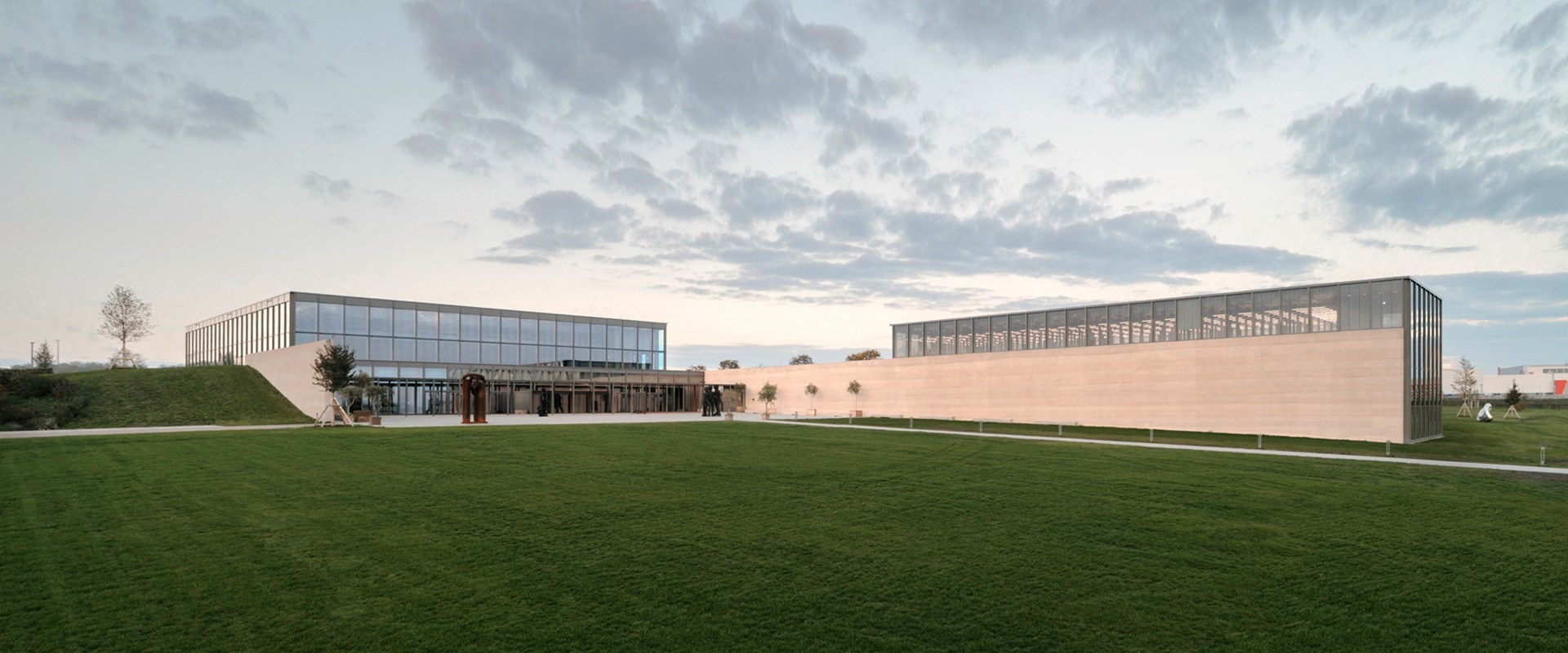 Außenansicht CARMEN WÜRTH FORUM